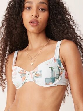 Abercrombie & Fitch wide straps bikini top in postcard print size medium NWT